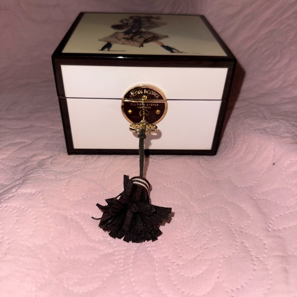 Henri Bendel White and Brown Jewelry Box